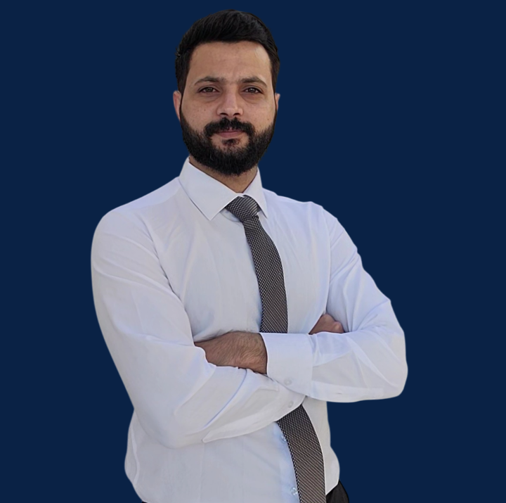 الأستاذ رياض رزق